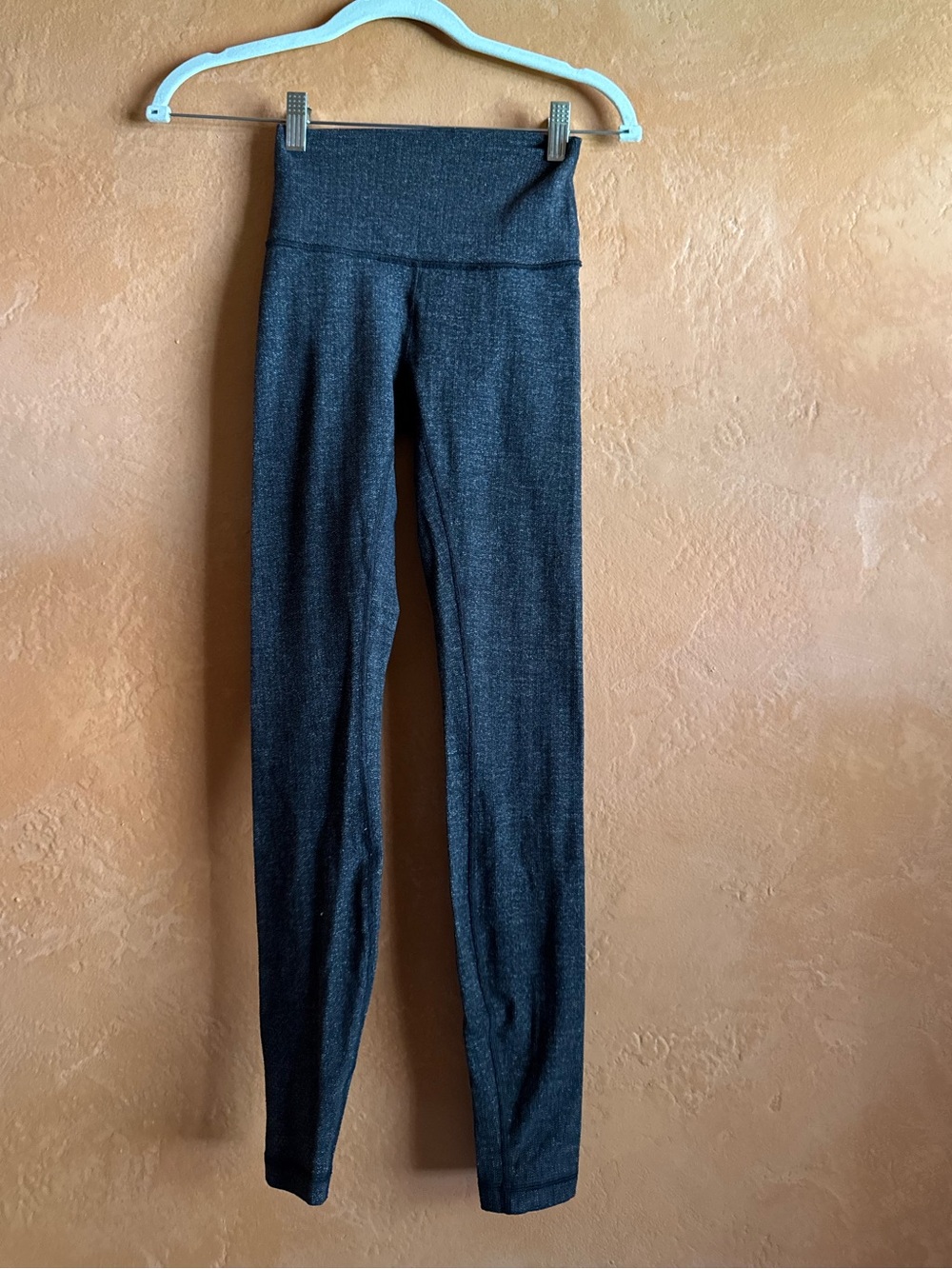 Lululemon Heathered Charcoal High Rise Leggings Pants Size 2 25”